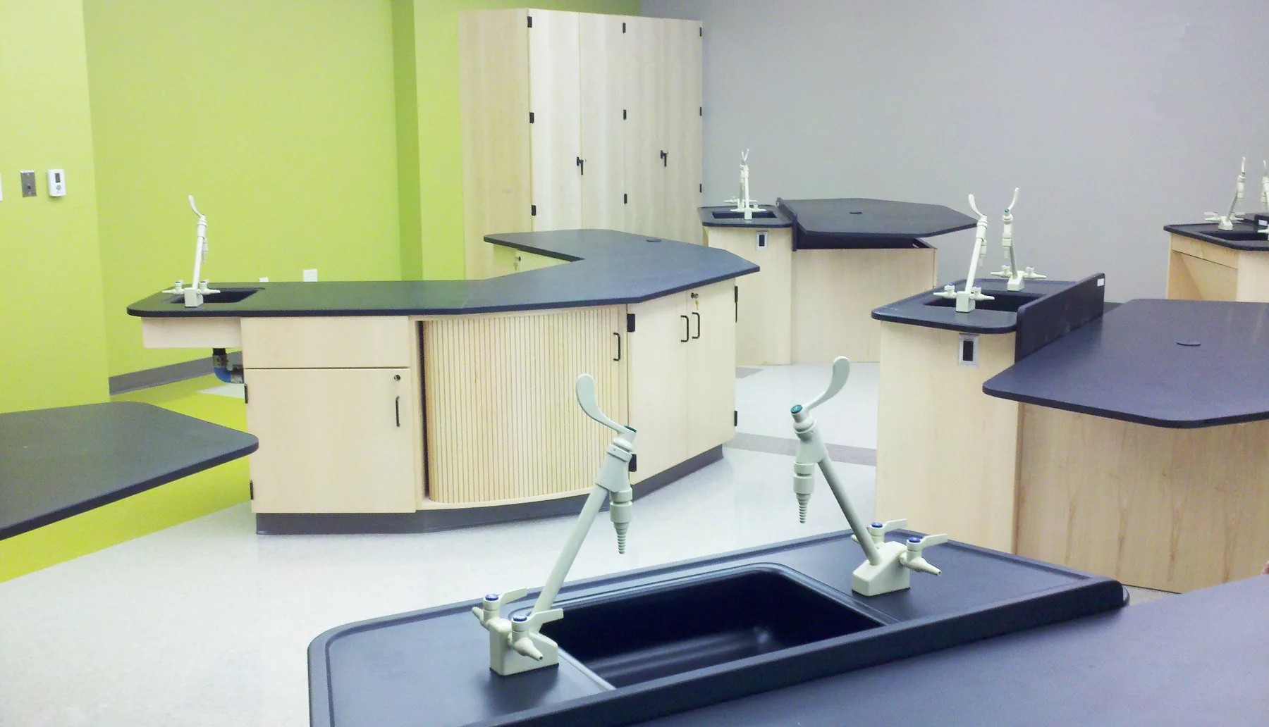Laboratory Fixtures for laboratory spaces by Lab Setup America