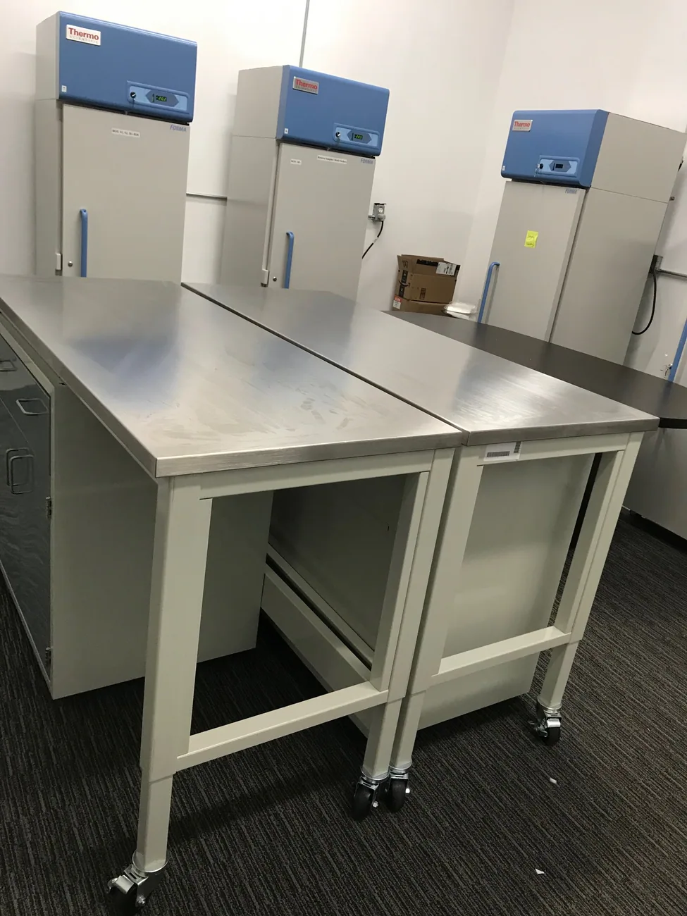 Stainless Steel Countertops laboratory work surface by Lab Setup America
