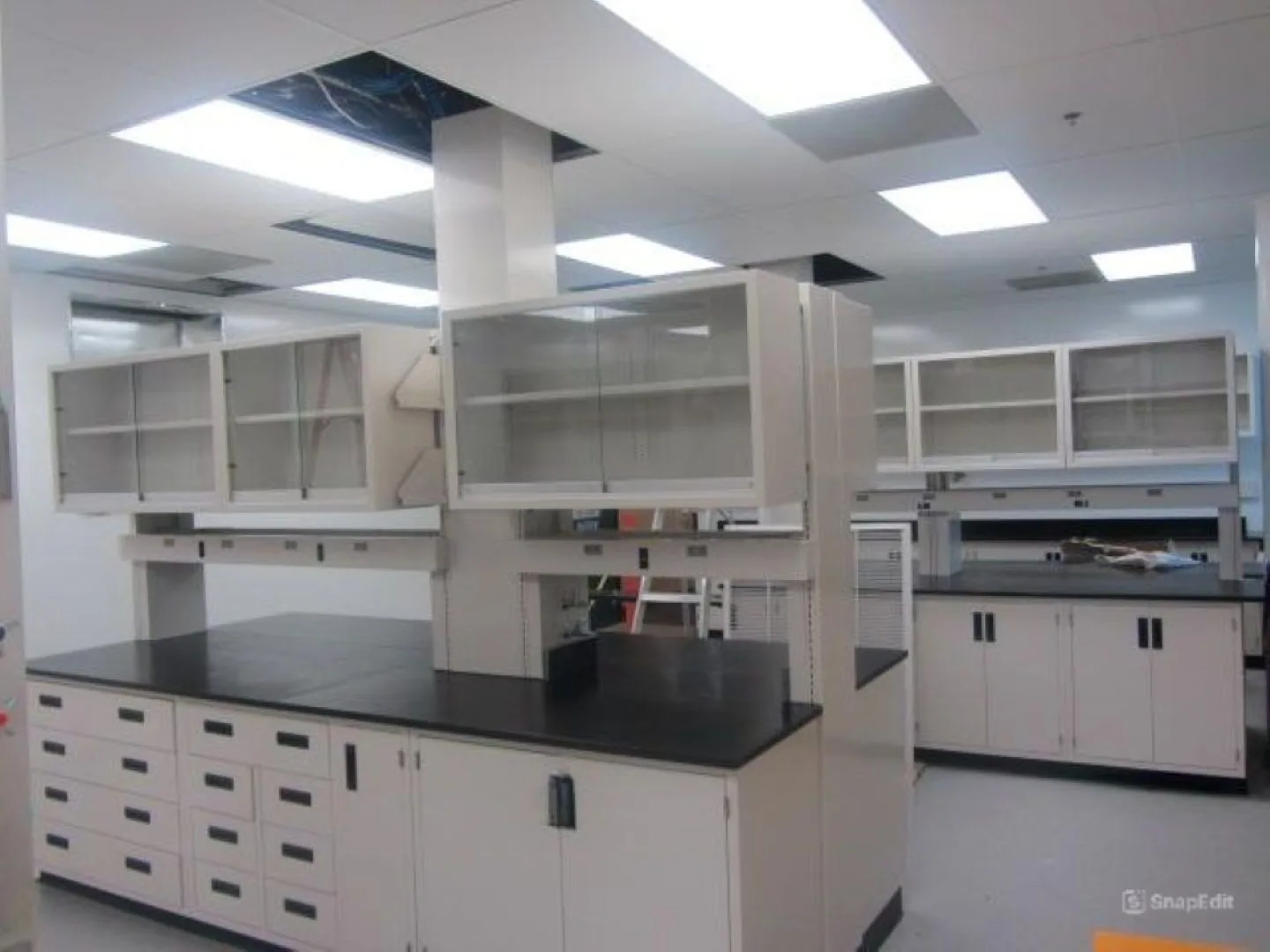 Flexcore and Envision Series laboratory furniture installation by Lab Setup America