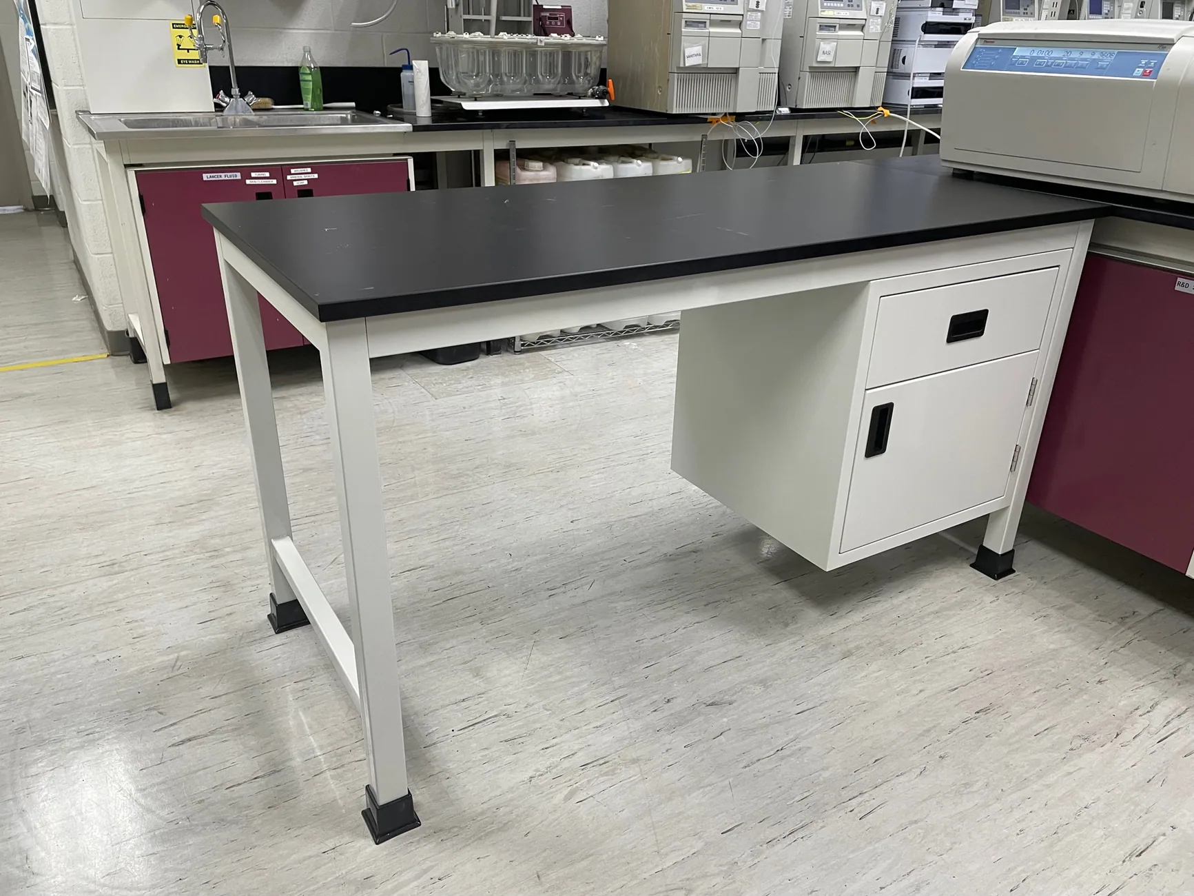 Table Systems laboratory furniture installation by Lab Setup America